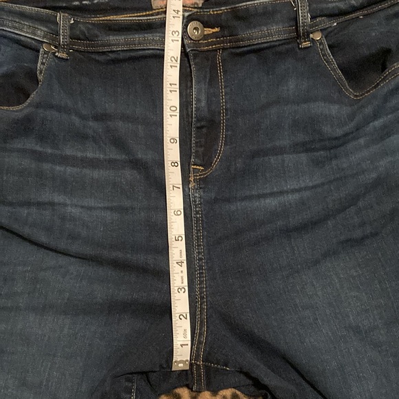 2 for $35 TORRID JEANS Women’s Size 24 TORRID Crop Midfit Super Skinny Super - Picture 8 of 10